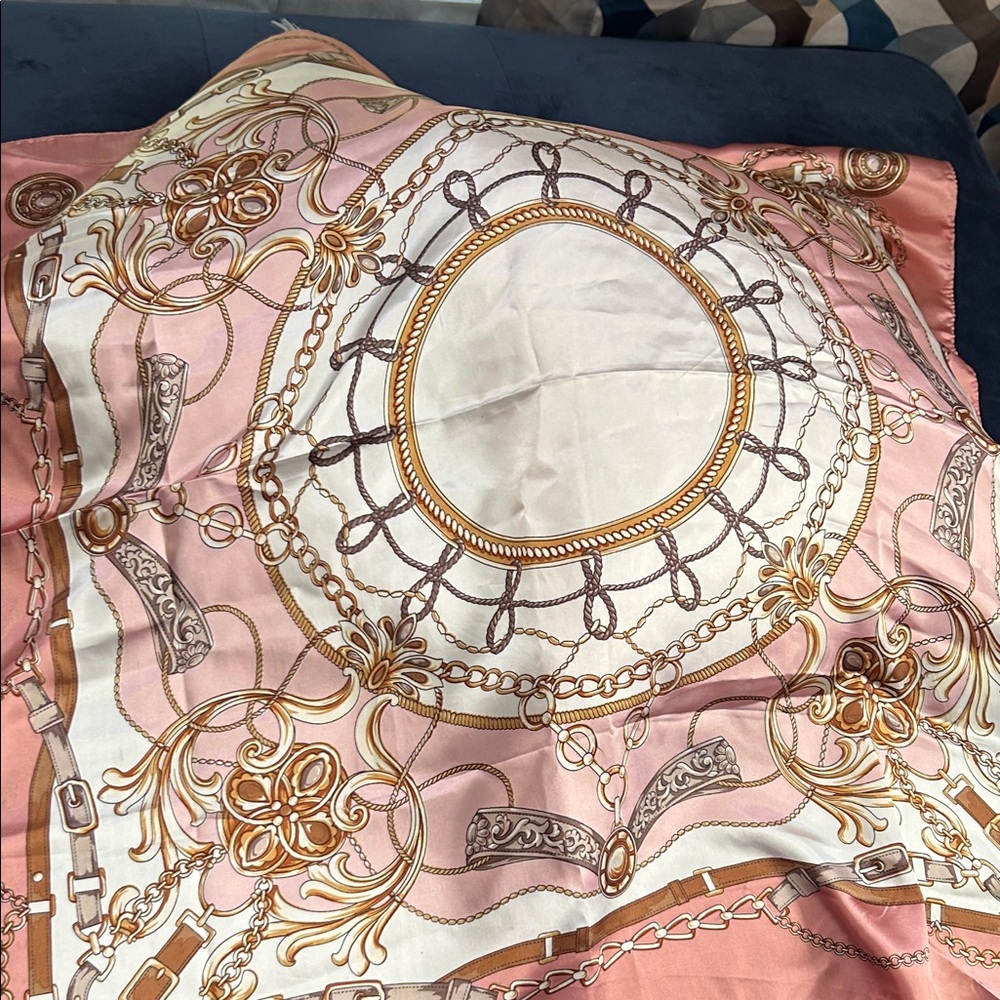 Elegant Pink and Gold Scarf